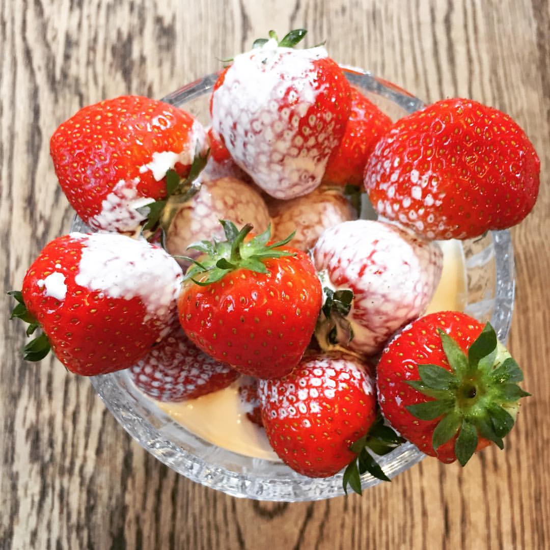 Meeting Room Treats! Free Strawberries & Cream! - Image 1